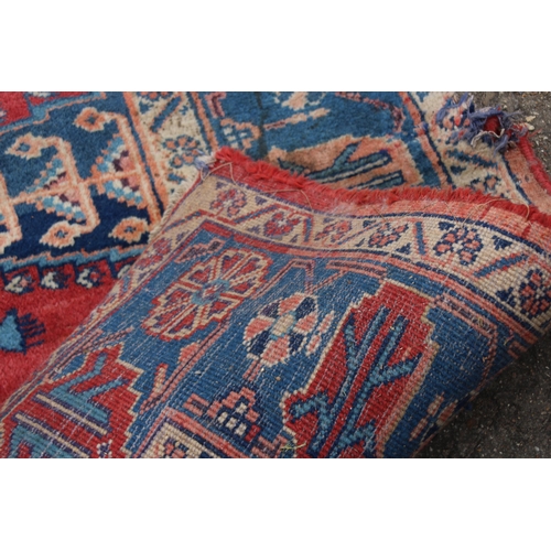 277 - LARGE WOOL RUG
305 X 105CM