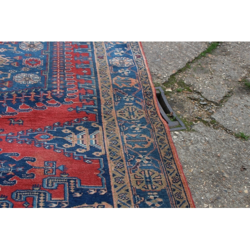 277 - LARGE WOOL RUG
305 X 105CM