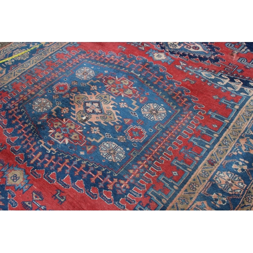 277 - LARGE WOOL RUG
305 X 105CM