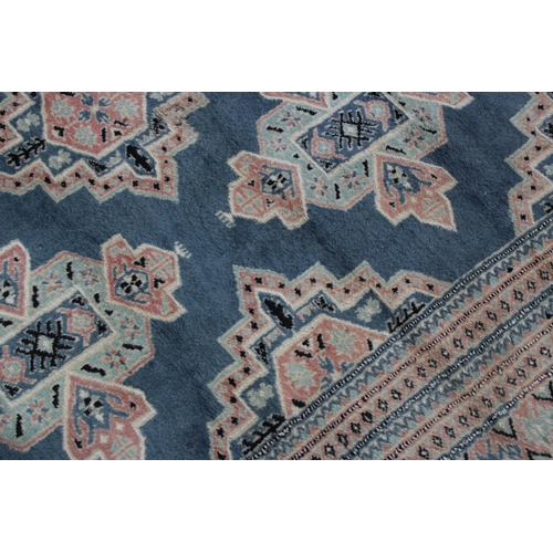 279 - LARGE HAND KNOTTED WOOL RUG
274 X 187CM