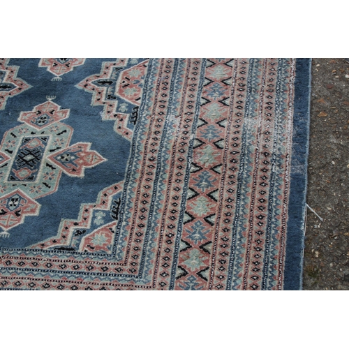 279 - LARGE HAND KNOTTED WOOL RUG
274 X 187CM