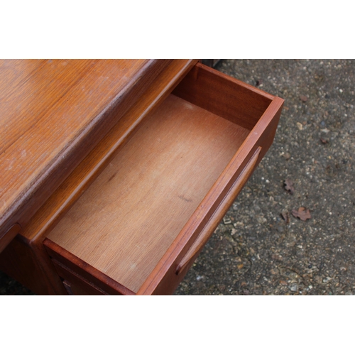 51 - G PLAN FRESCO DRESSING TABLE - BOTTOM DRAWER RUNNERS ARE MISSING 
153 X 47 X 120CM