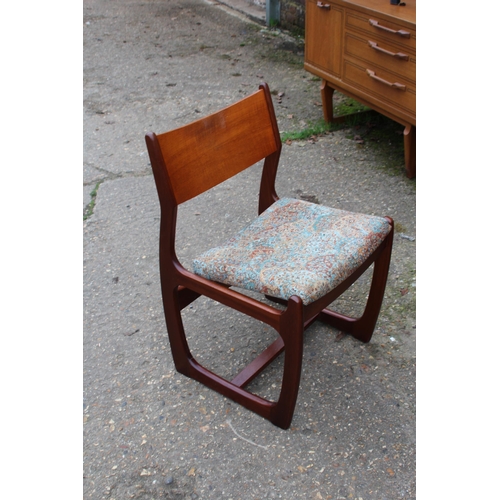 69 - RETRO DROP LEAF TABLE AND 4 CHAIRS 
144 X 83 X 74CM