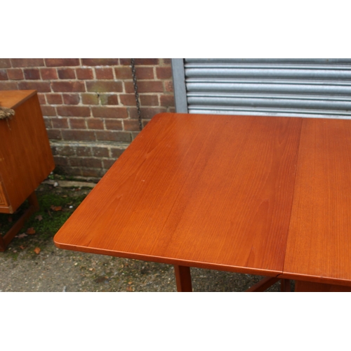 69 - RETRO DROP LEAF TABLE AND 4 CHAIRS 
144 X 83 X 74CM