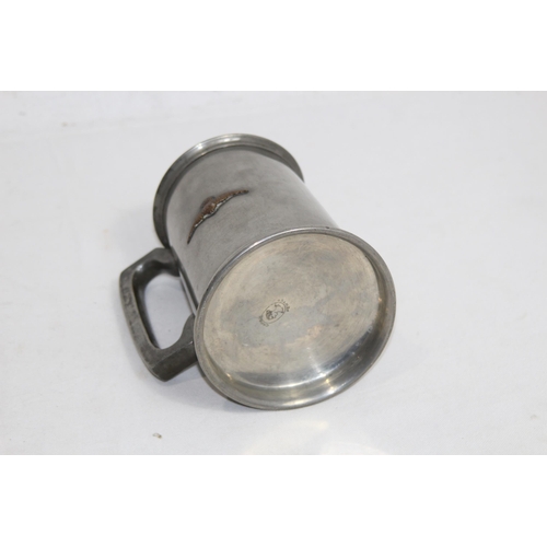 907 - RAF CAMEO PEWTER PINT TANKARD AND EMBROIDERED COVER - GEORGE VI 1940'S AND RAF PHOTO FROM 1952