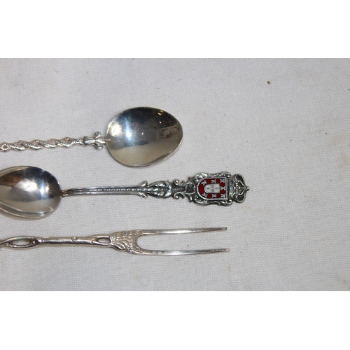 1132 - QUANTITY OF TESTED SILVER SPOONS - 72G