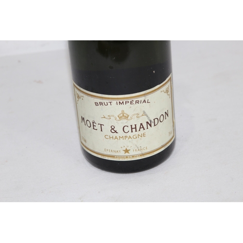 793 - BOTTLE OF MOET AND CHANDON CHAMPAGNE