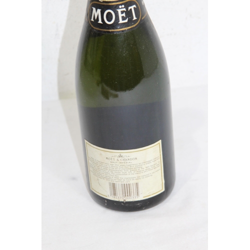 793 - BOTTLE OF MOET AND CHANDON CHAMPAGNE