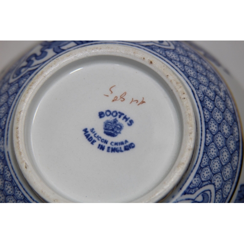 367 - QUANTITY OF VINTAGE BLUE AND WHITE CHINA INCLUDING OLD CHELSEA AND BOOTHS