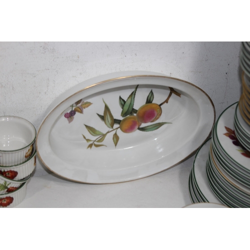 364 - LARGE QUANTITY OF ROYAL WORCESTER EVESHAM CHINA