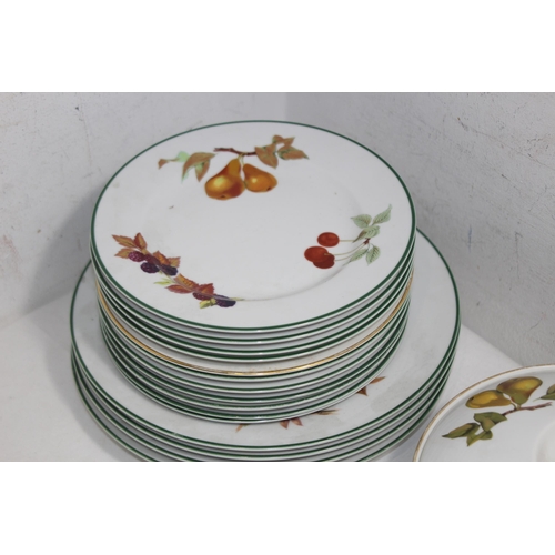 364 - LARGE QUANTITY OF ROYAL WORCESTER EVESHAM CHINA