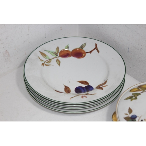 364 - LARGE QUANTITY OF ROYAL WORCESTER EVESHAM CHINA