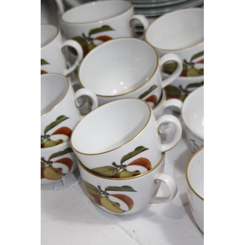 364 - LARGE QUANTITY OF ROYAL WORCESTER EVESHAM CHINA