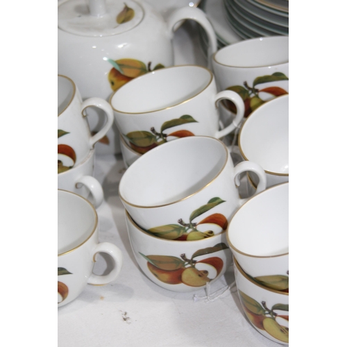 364 - LARGE QUANTITY OF ROYAL WORCESTER EVESHAM CHINA