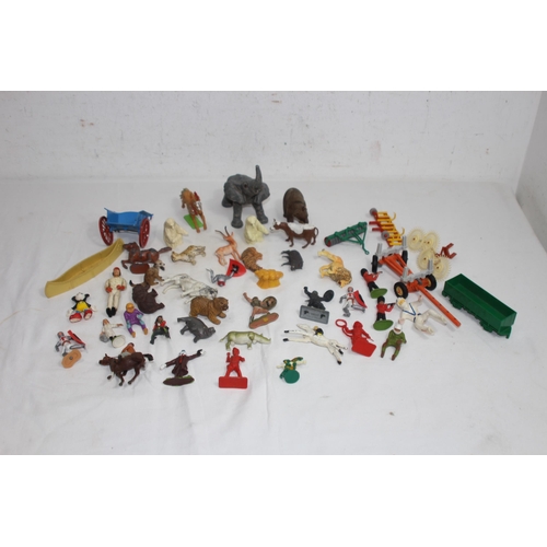 782 - QUANTITY OF FIGURES INCLUDING BRITAINS FARM AND ZOO