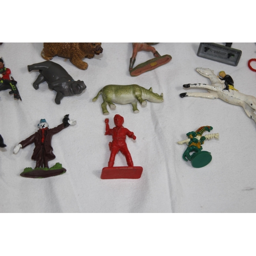 782 - QUANTITY OF FIGURES INCLUDING BRITAINS FARM AND ZOO