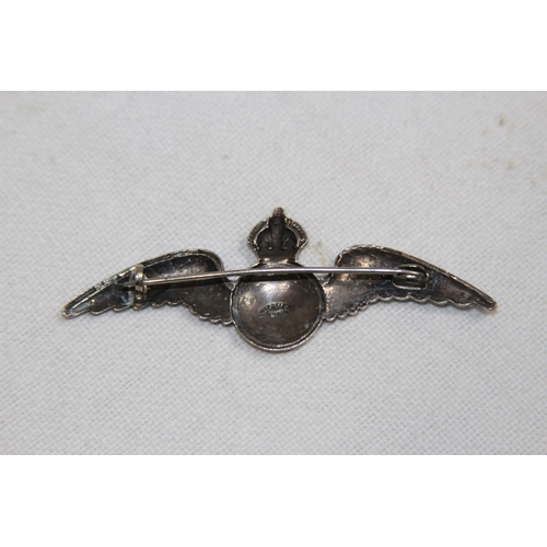 919 - SILVER SWEETHEART RAF BADGE