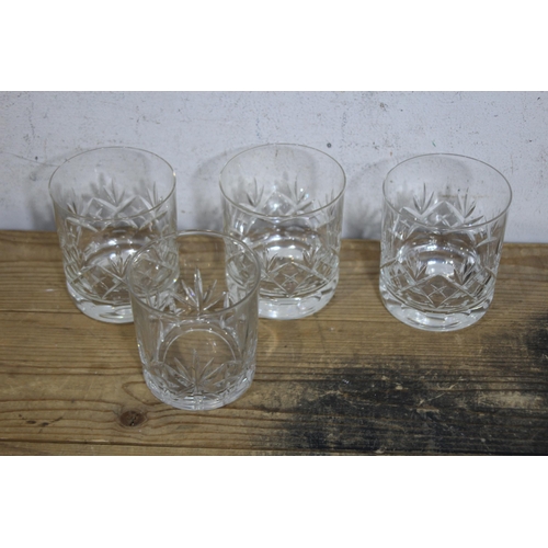 371 - QUANTITY OF GOOD GLASSWARE
33CM