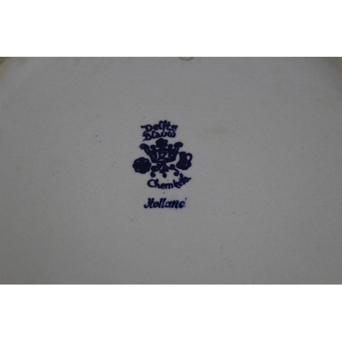 372 - QUANTITY OF BLUE AND WHITE CHINA x7
37CM