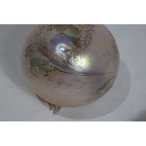 373 - QUANTITY OF GLASS BALLS AND ART GLASS
13 X 15CM