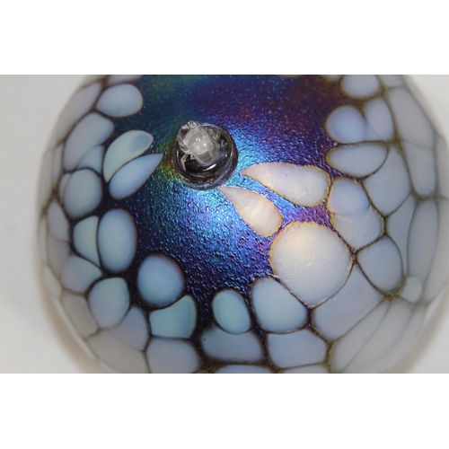 373 - QUANTITY OF GLASS BALLS AND ART GLASS
13 X 15CM