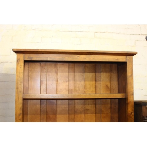 101 - HARDWOOD BOOKCASE
110 X 37 X 190CM