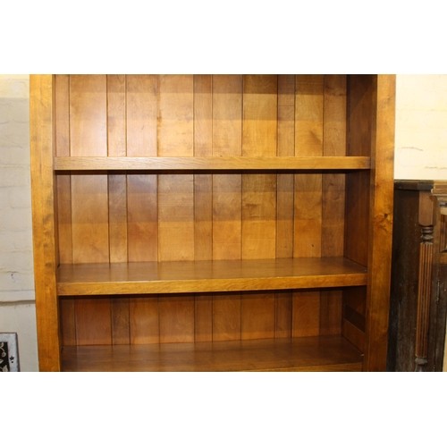 101 - HARDWOOD BOOKCASE
110 X 37 X 190CM