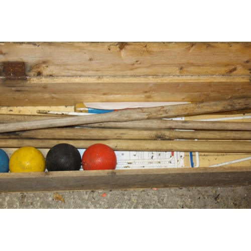 783 - VINTAGE CROQUET SET