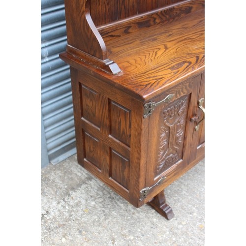 95 - VINTAGE DRESSER
186 X 43 X 161CM