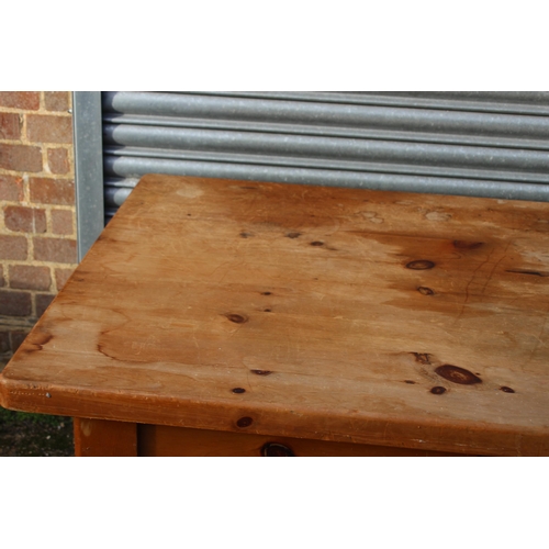 110 - SOLID PINE FARMHOUSE TABLE 
152 X 88 X 78CM