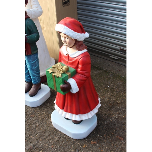 136 - THE CAROLLER FAMILY CHRISTMAS FIGURES 
147CM