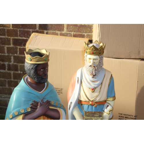 144 - LARGE NATIVITY SET WITH BOXES  X8
110CM