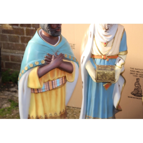 144 - LARGE NATIVITY SET WITH BOXES  X8
110CM