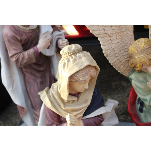 145 - LARGE NATIVITY SET  X7
92CM