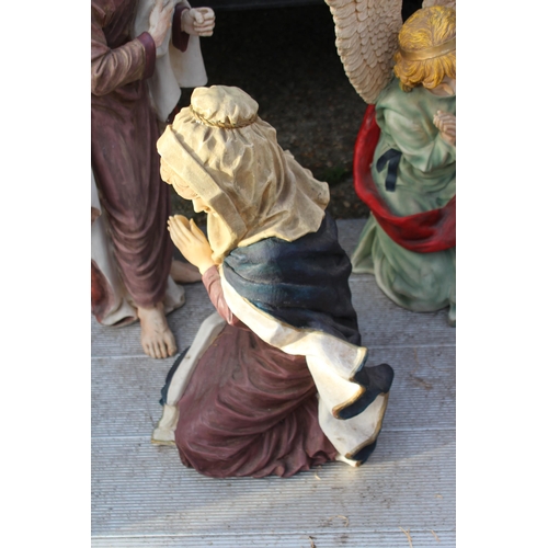 145 - LARGE NATIVITY SET  X7
92CM