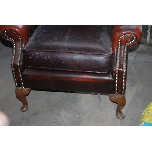 124 - CHESTERFIELD WINGBACK CHAIR
82 X 75 X 110CM