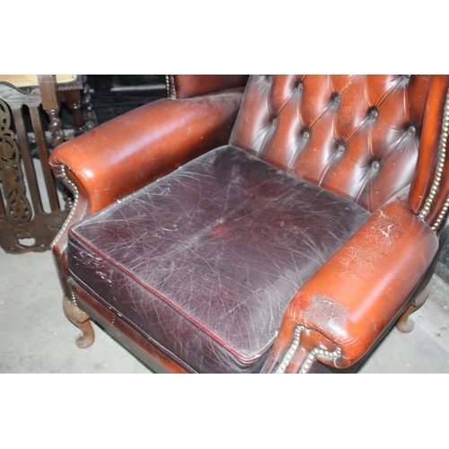 124 - CHESTERFIELD WINGBACK CHAIR
82 X 75 X 110CM