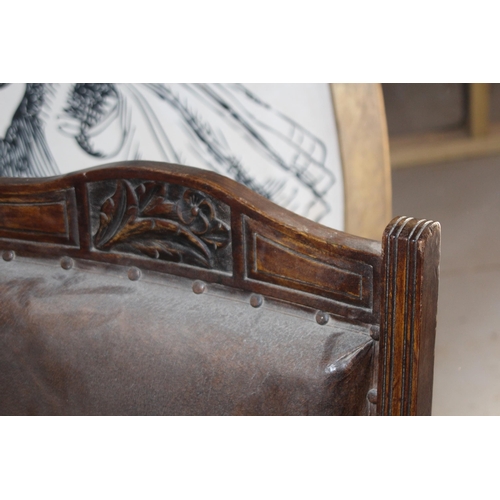 126 - VINTAGE LEATHER CHAIR
60 X 60 X 90CM