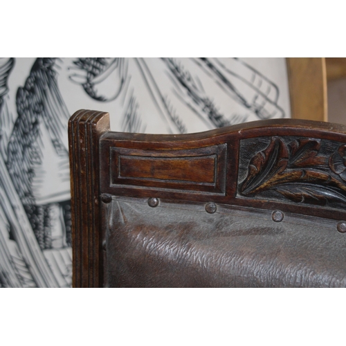 126 - VINTAGE LEATHER CHAIR
60 X 60 X 90CM