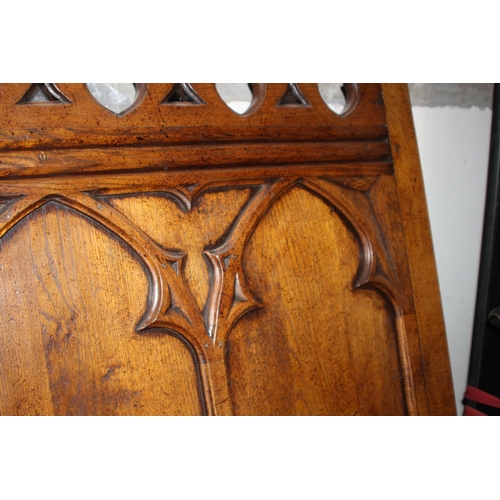 130 - VINTAGE GOTHIC OAK CARVED BED FRAME 
163 X 195 X 220CM