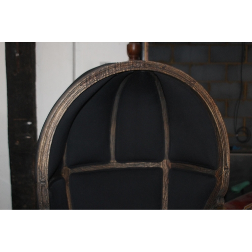 132 - DOMED PORTER CHAIR
75 X 65 X 160CM