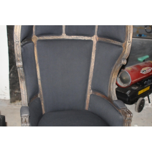 132 - DOMED PORTER CHAIR
75 X 65 X 160CM