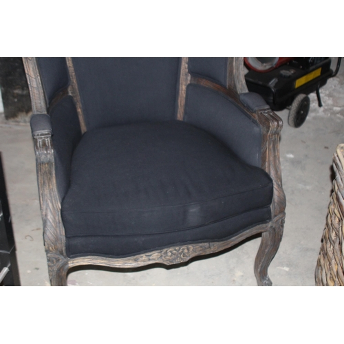 132 - DOMED PORTER CHAIR
75 X 65 X 160CM