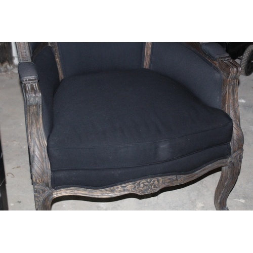 132 - DOMED PORTER CHAIR
75 X 65 X 160CM