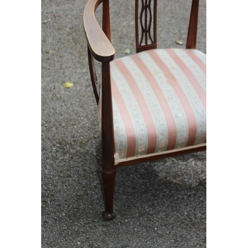 30 - VINTAGE NURSING CHAIR
60 X 54 X 70CM