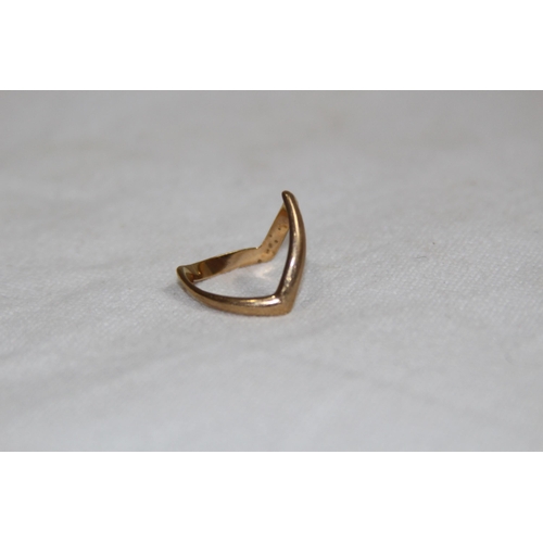 1204 - 9CT GOLD RING - SIZE P - 2.45G