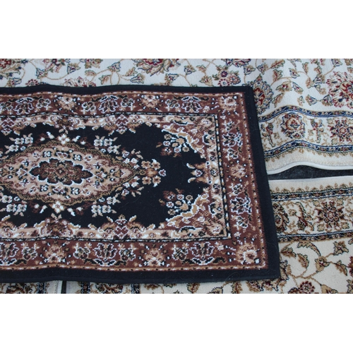 281 - QUANTITY OF RUGS  x4
290 X 79CM