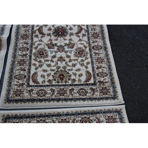 281 - QUANTITY OF RUGS  x4
290 X 79CM