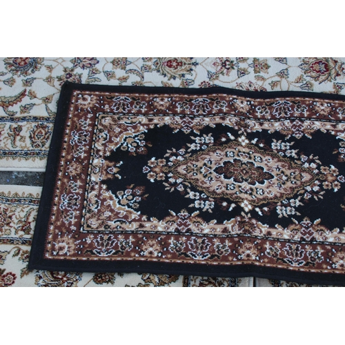 281 - QUANTITY OF RUGS  x4
290 X 79CM