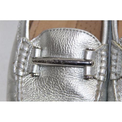 685 - RALPH LAUREN SILVER LOAFERS SIZE 3.5 IN BOX